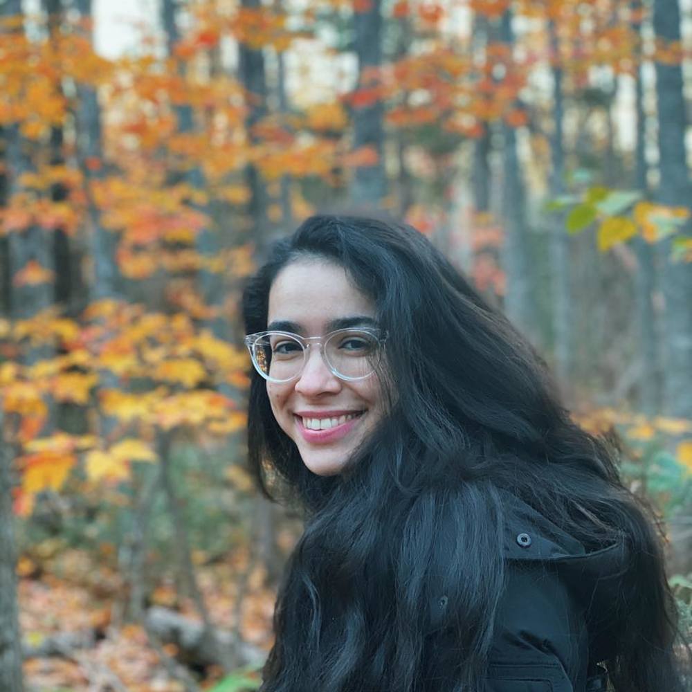 Meet your Posher, Larissa